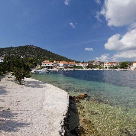Apartmani Tamaris Vinišće エクステリア 写真