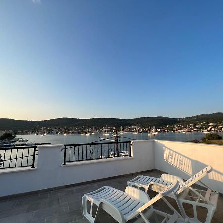 Apartmani Tamaris Vinišće エクステリア 写真