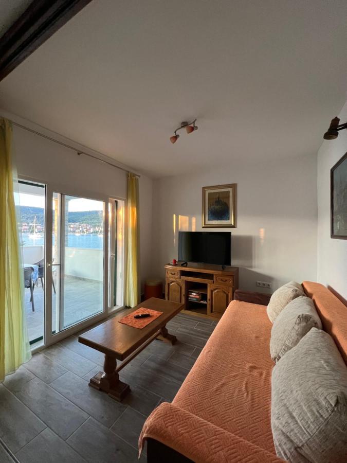 Apartmani Tamaris Vinišće エクステリア 写真