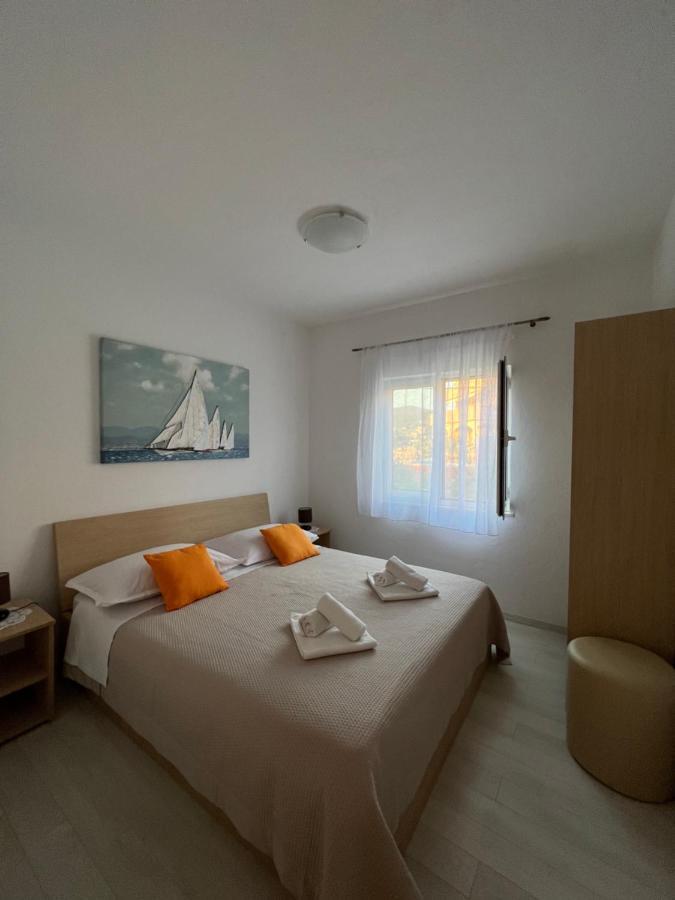 Apartmani Tamaris Vinišće エクステリア 写真