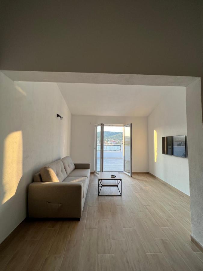 Apartmani Tamaris Vinišće エクステリア 写真