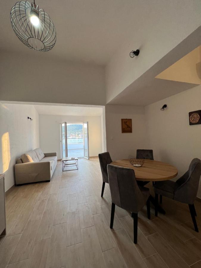 Apartmani Tamaris Vinišće エクステリア 写真