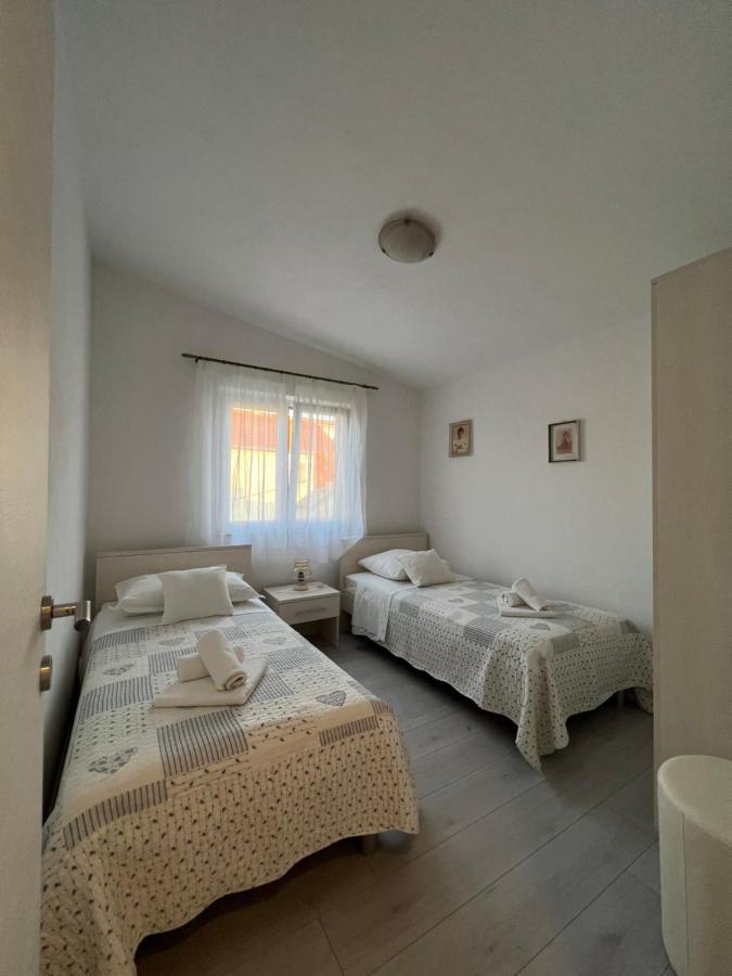 Apartmani Tamaris Vinišće エクステリア 写真