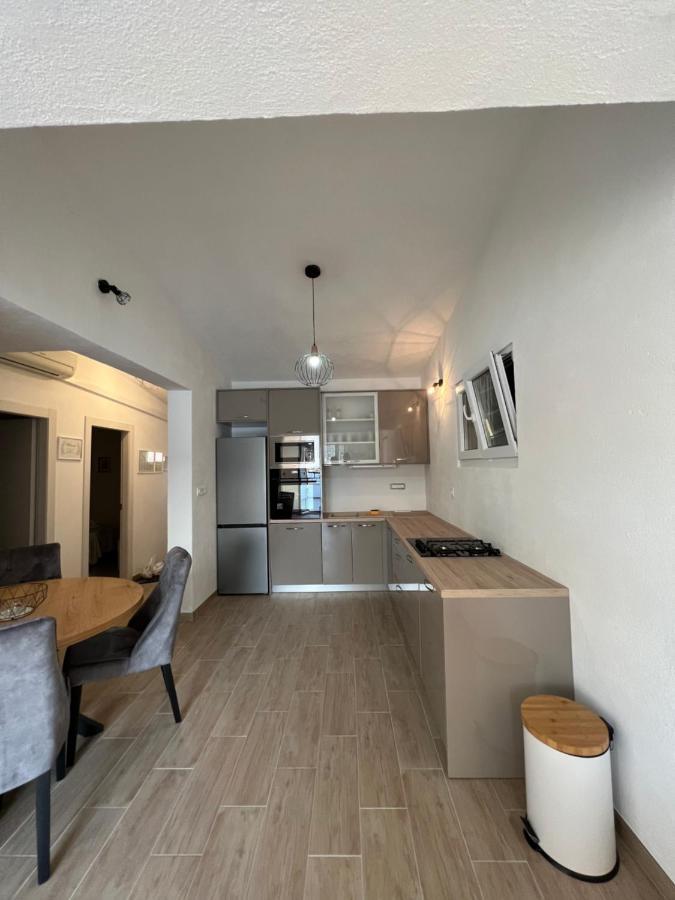 Apartmani Tamaris Vinišće エクステリア 写真