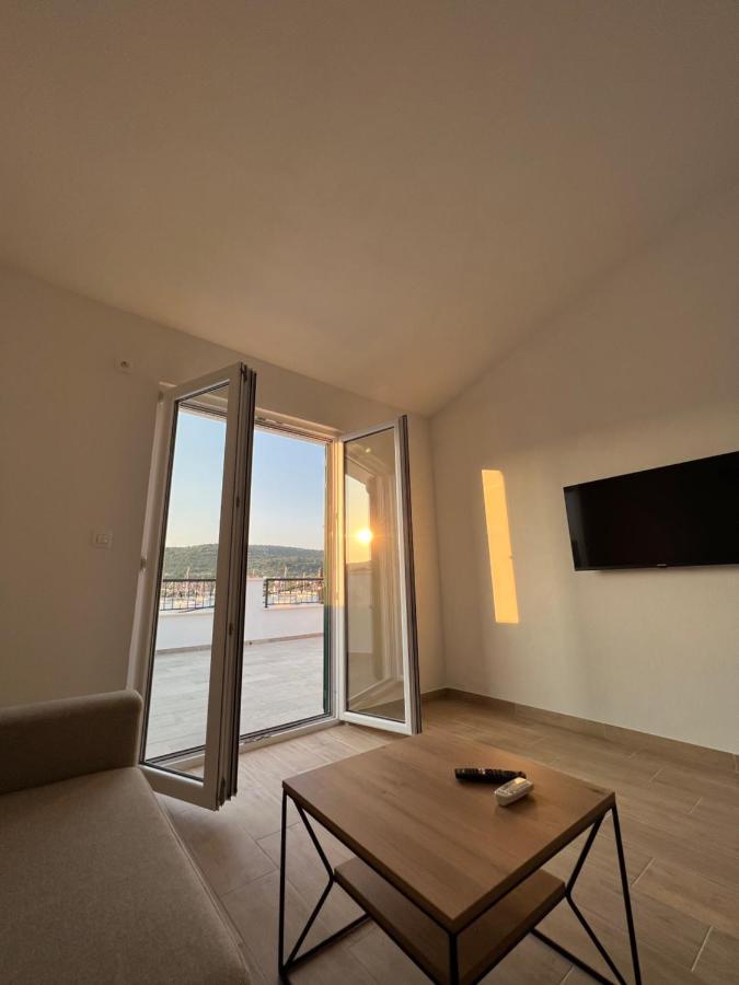 Apartmani Tamaris Vinišće エクステリア 写真