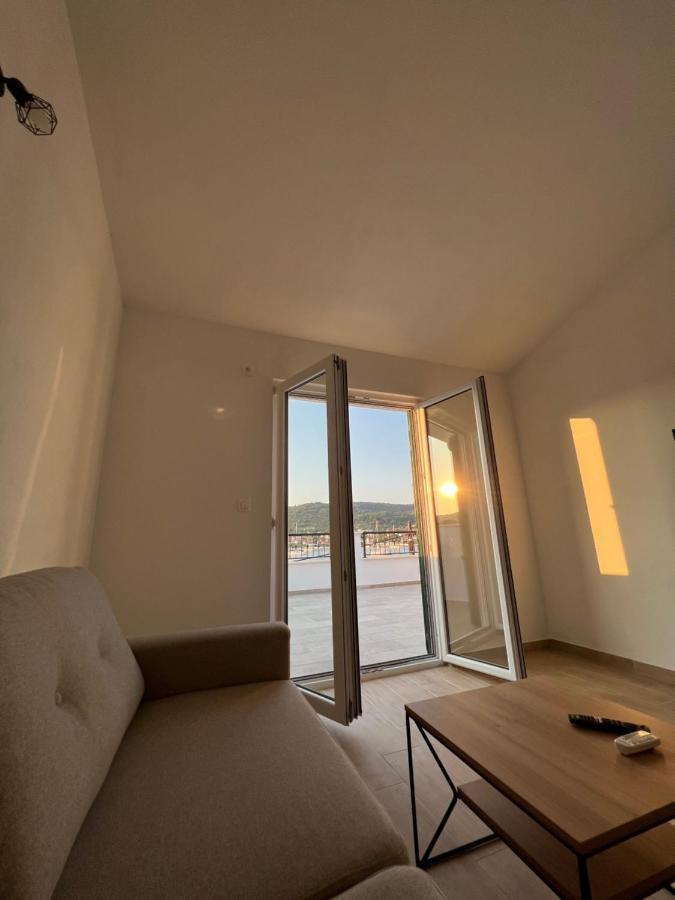 Apartmani Tamaris Vinišće エクステリア 写真